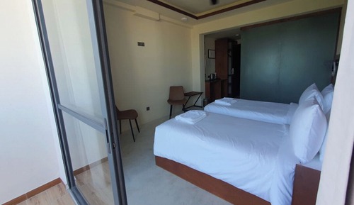 Deluxe Twin Room, Balcony, Palm View
