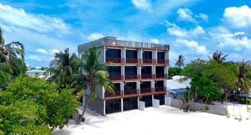 Deluxe Double Room (2 Adults + 1 Child)