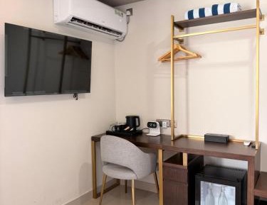 Deluxe Room (2 Adults + 1 Child)
