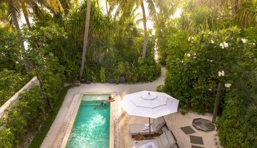Three-Bedroom Beach Suite with Pool