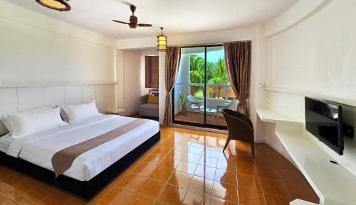 Deluxe Double Room with Beach View
