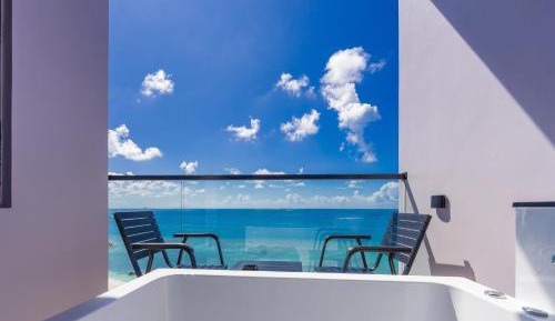 Signature Sea View Room with Jacuzzi