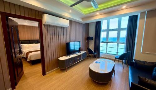 Deluxe Suite with Sea View