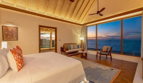 Sunset Water Pool Villa with Slide
