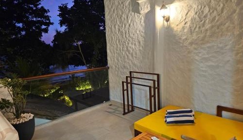 Seaview Family Room with Jacuzzi