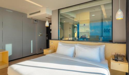 Premier Oceanview with Balcony