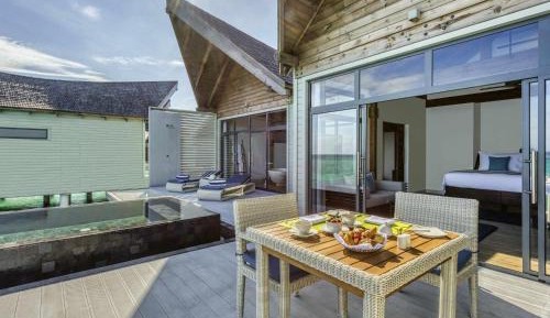 Overwater Pool Villa Ocean, High privacy, see-through floor, infinity pool, daily free flow chocolate hour, free snorkeling gear & non-motorized water sports