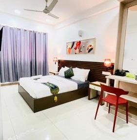 Standard Queen Room