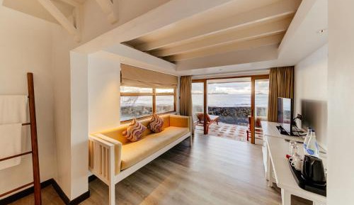 Duplex Garden Bungalow - Enjoy a Complimentary return speedboat transfers (7+ nights) or 50% off transfers (1–6 nights, up to 2 guests). Valid for stays until 31 Oct 2027