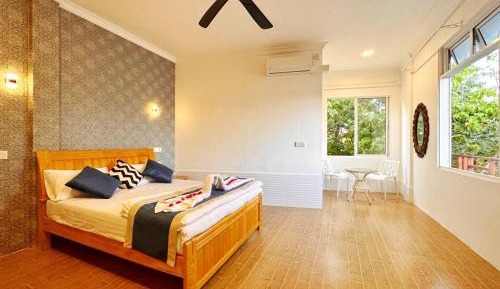Family Room with Garden View