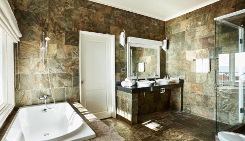 Sunset Reef Villa (Free seaplane for 2 with min 7-night stay - All Inclusive Meal Plan only)