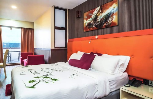 Male Hotel | Beehive Central