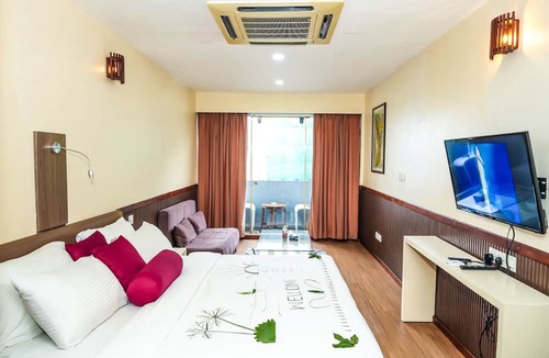 Male Hotel | Beehive Central