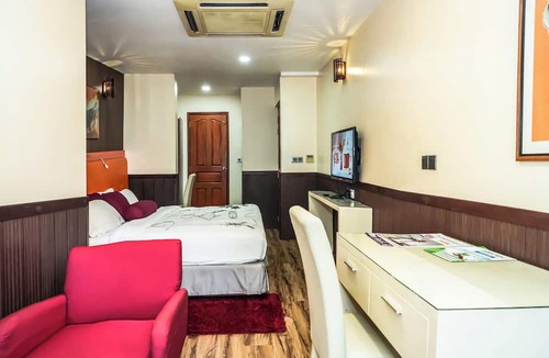 Male Hotel | Beehive Central