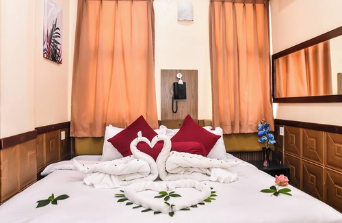 Male Hotel | Beehive Central
