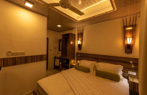 Thulusdhoo Island House | Batuta Maldives Fourson