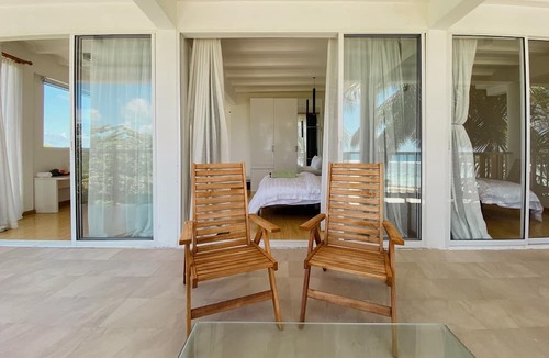 Thulusdhoo Island Hotel | Coral Inn