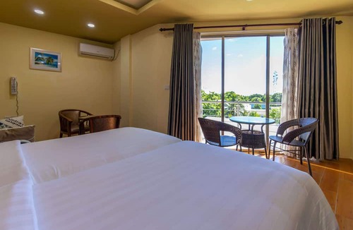 Kudahuvadhoo Hotel | Blue Wave Guest House