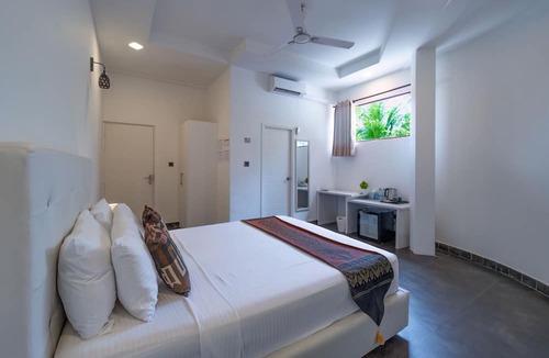 Huraa Hotel | Silver Oasis Maldives