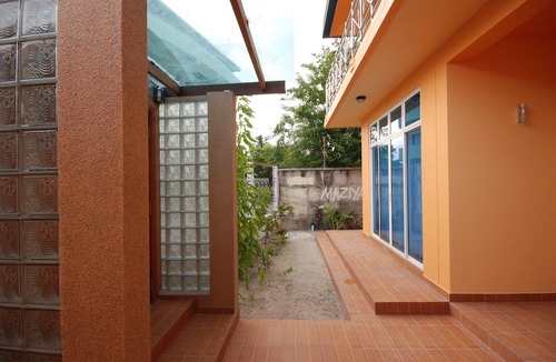 Hithadhoo Hotel | Crystal Retreat