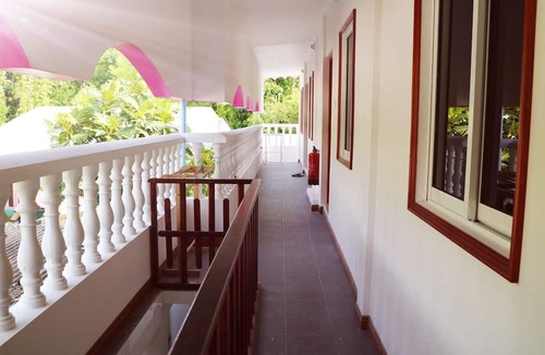 Thoddoo Bed & Breakfast | Quorizon sandy feet