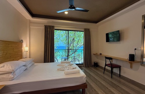 Bodufolhudhoo Hotel | Belmar Beach