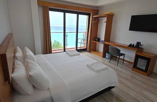 Gulhi Hotel | AIMI Beach, Gulhi Island, Maldives