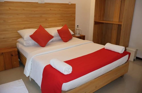 Dhidhdhoo House | Dhontakuru Guesthouse