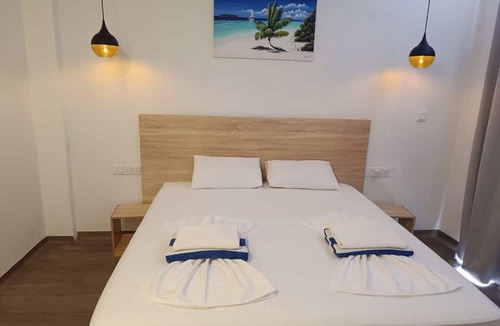 Dhiffushi House | The Sunset Villa