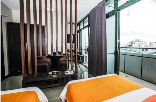 Male Hotel | The Beehive