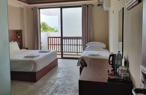 Thulusdhoo Island House | Kuredhi View