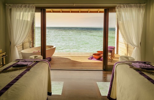 Huruvalhi Resort | Hurawalhi Island Resort