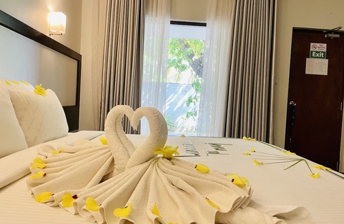 Maalhos House | Madi Finolhu Guesthouse