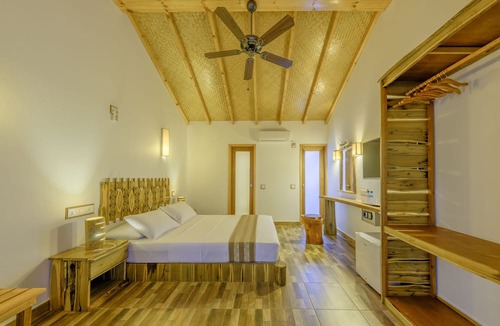 Dhiffushi House | Ameera Maldives