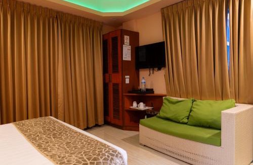 Male Apartment | Six In Lodge
