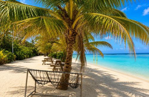 Hulhumale Apartment | 10-Min Airport Shuttle, 1-Min Beach, 2BR SeaView Terrace & SmartLock - Breezy Home