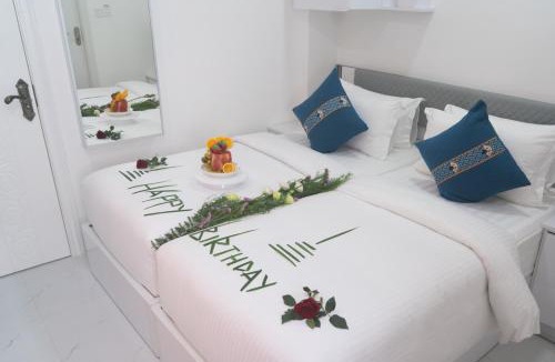 Male House | LemonRock Comfort