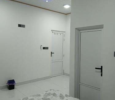 Hanimaadhoo House | Blue Rose Room Service