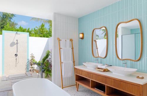Farukolhufushi Island Resort | dusitD2 Feydhoo Maldives - All Inclusive Resort - with Free Transfers