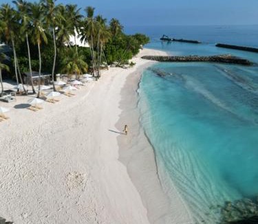 Thulusdhoo Island House | Bibee Surf