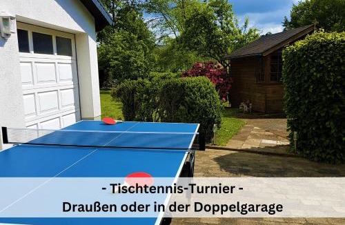Eslohe House | Ferienhaus Pape - Großes Familien- & Gruppenhaus mit 17 Betten, Sauna, Spielbereiche, Garten am Bach in zentraler Lage in Eslohe
