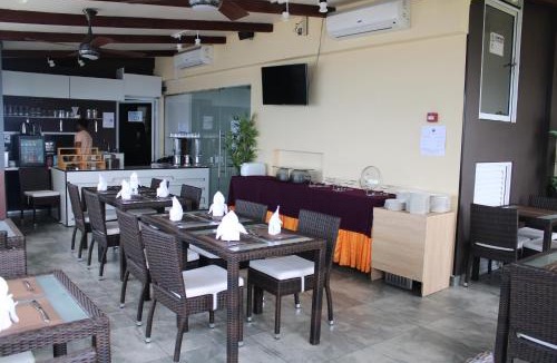 Male Hotel | Beehive Premier