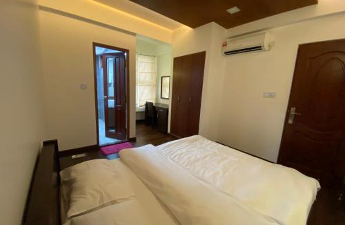 Male Apartment | Luxury 3 Room Apartment by Oboe