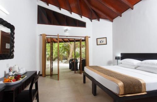 Emboodhoo Resort | Embudu Village Maldives