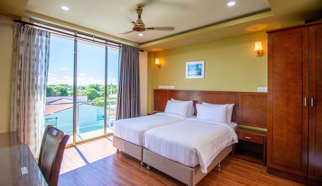 Blue Wave Guest House