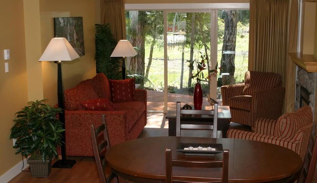 Oceanside Village Resort in Parksville