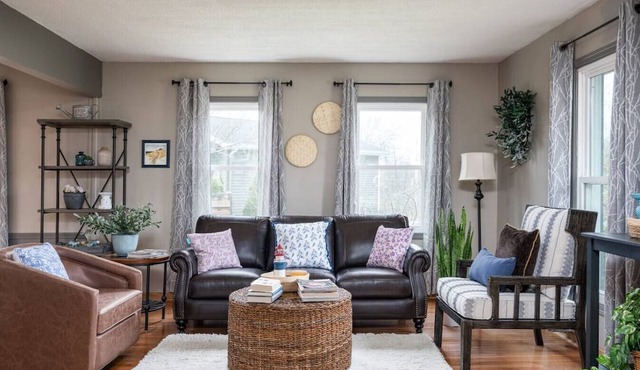 Almar · English Charm, 4beds, 3bath, Host 8+king and Queen in Georgetown Township