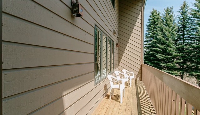 Wind River 3: Teton Village-Walk to Ski/Lift Sleeps 10- Pool/Hot Tub Access in Teton Village