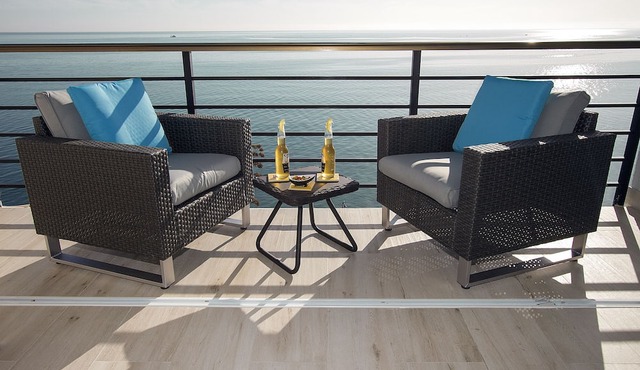 DELUXE APARTMENT- BEACHFRONT, SWIMMING POOL, A/A, FREE WIFI AND PARKING in Torremolinos