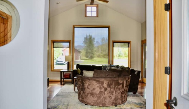 Cozy Home on the Idaho side of the Teton mountains- AC and a View! in Driggs